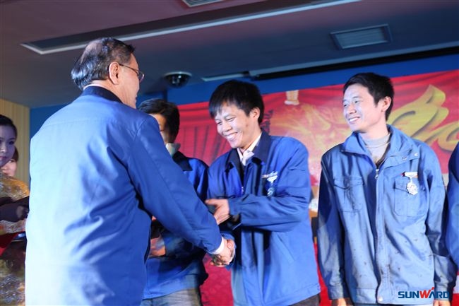 beat365官网装备集团2013年度经营工作会议暨表彰大会隆重召开