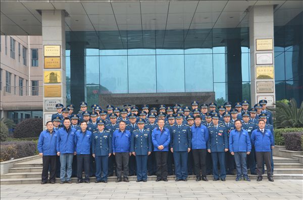 中国空军驻湘某师副师长一行考察beat365官网