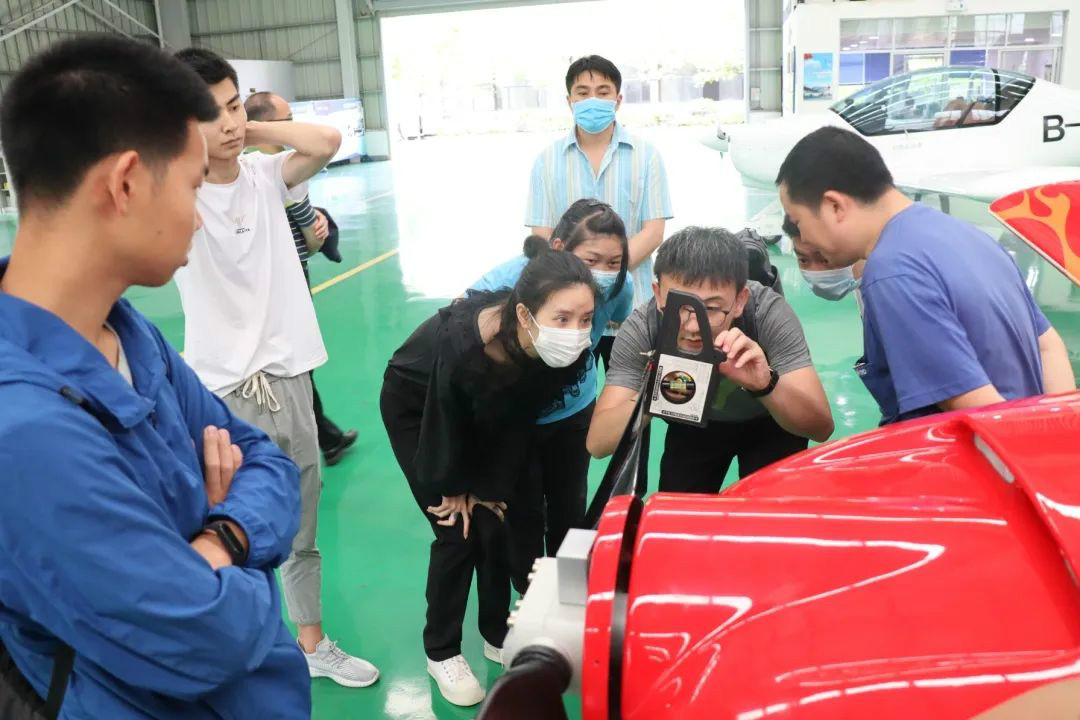 beat365官网航空第十三期147部SA60L机型培训班圆满结业