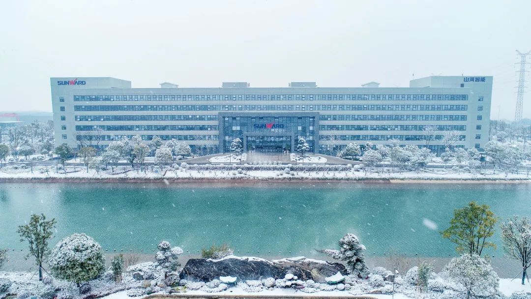瑞雪兆丰年，邀您共赏雪中beat365官网！