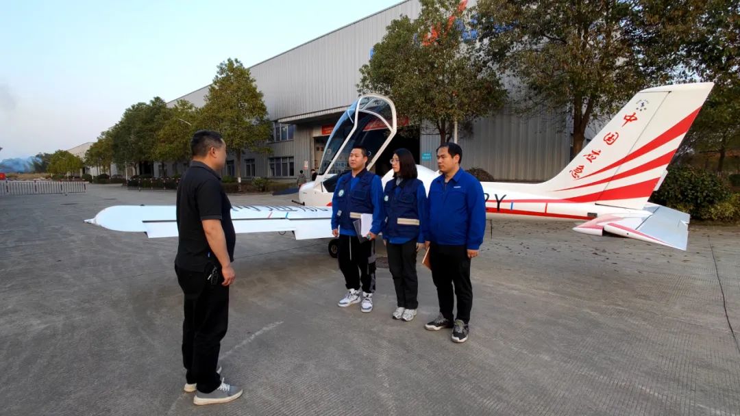 火情就是命令！湖南航空应急救援队beat365官网机组展现“beat365官网速度”