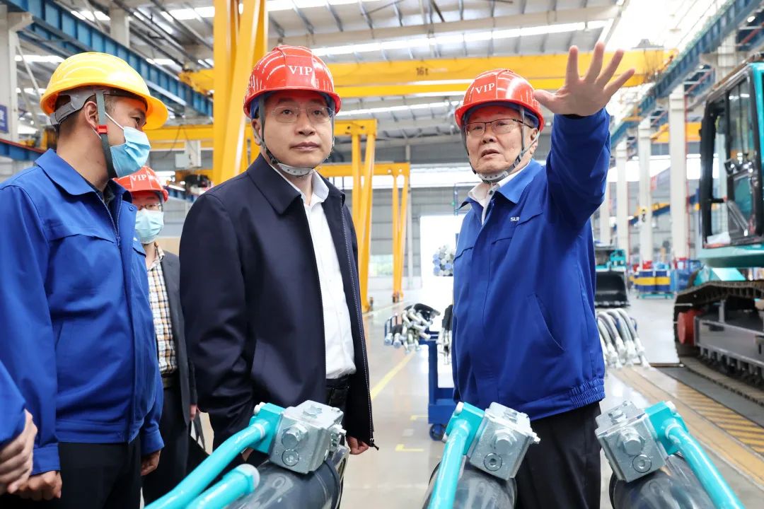 中铁二十局党委书记、董事长雷位冰带队拜访beat365官网