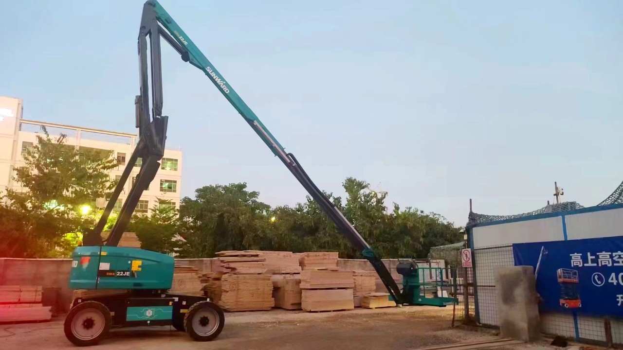 正式“上岗”!beat365官网首台电动曲臂式高空作业平台入驻华南市场