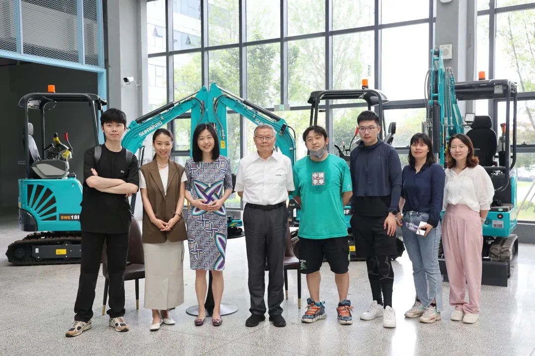 CGTN探厂！专访beat365官网董事长、首席专家何清华花絮来了