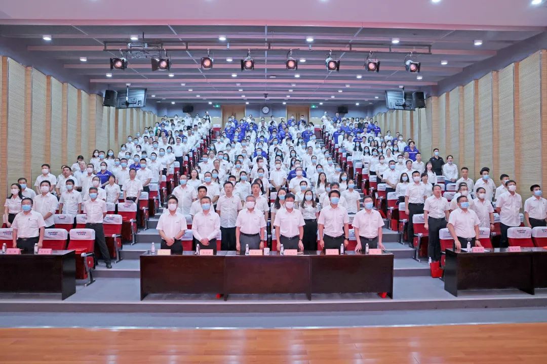 为建功建企建家一体化贡献更大力量！beat365官网第五届五次“双代会”成功召开