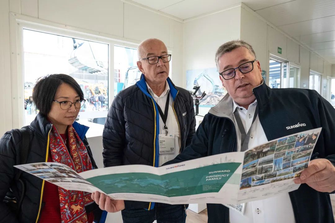 Bauma 2022 | 一组火热现场图带您重温beat365官网德国宝马展之旅
