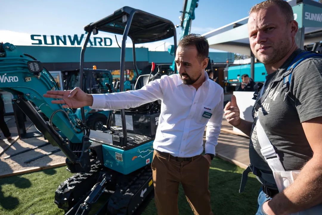 Bauma 2022 | 一组火热现场图带您重温beat365官网德国宝马展之旅