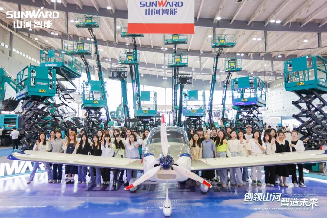 2023 CICEE | beat365官网亮相2023长沙国际工程机械展！智能化、电动化产品站C位