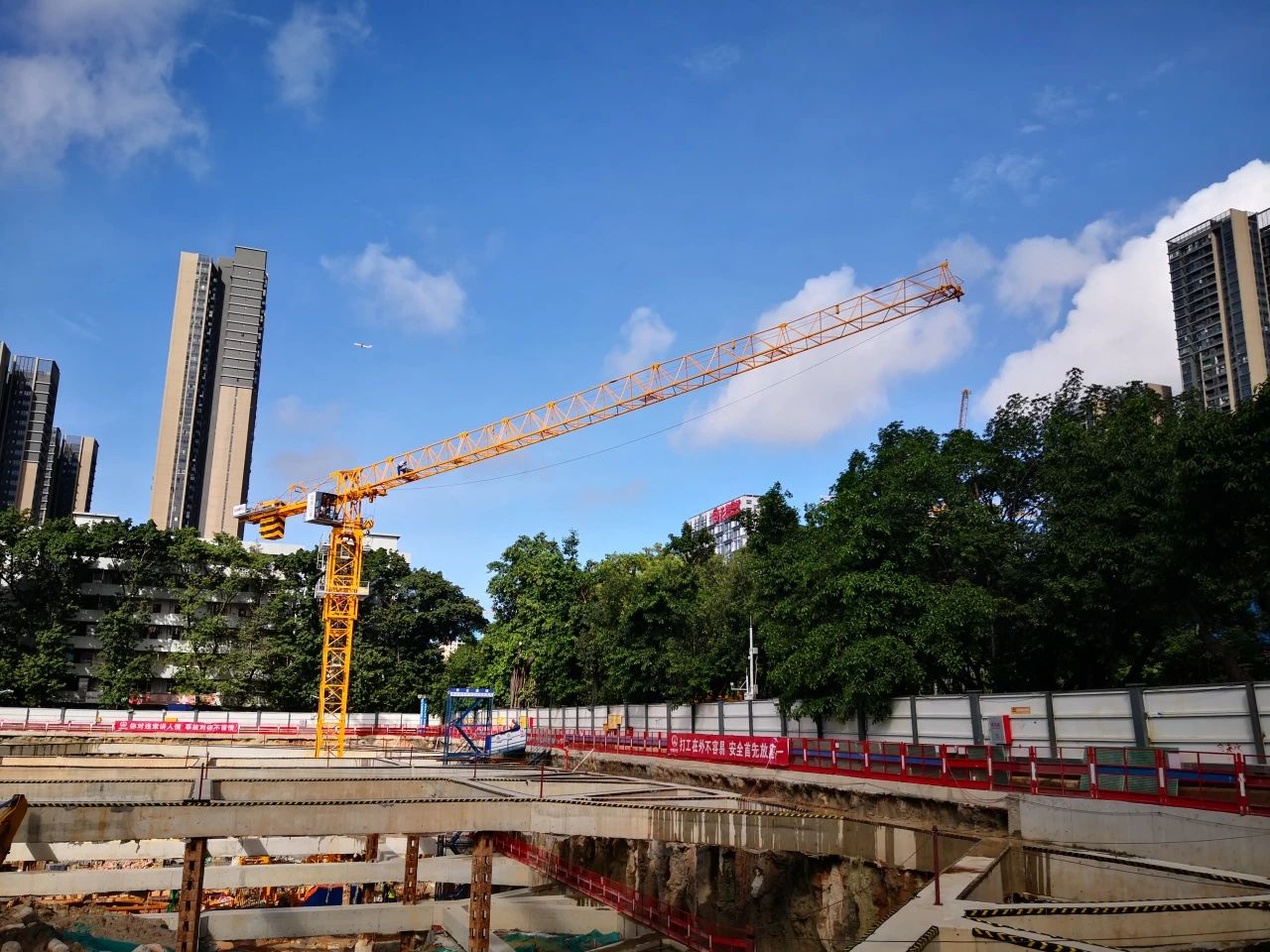 进军深圳市场!beat365官网江麓塔机为人才建好家