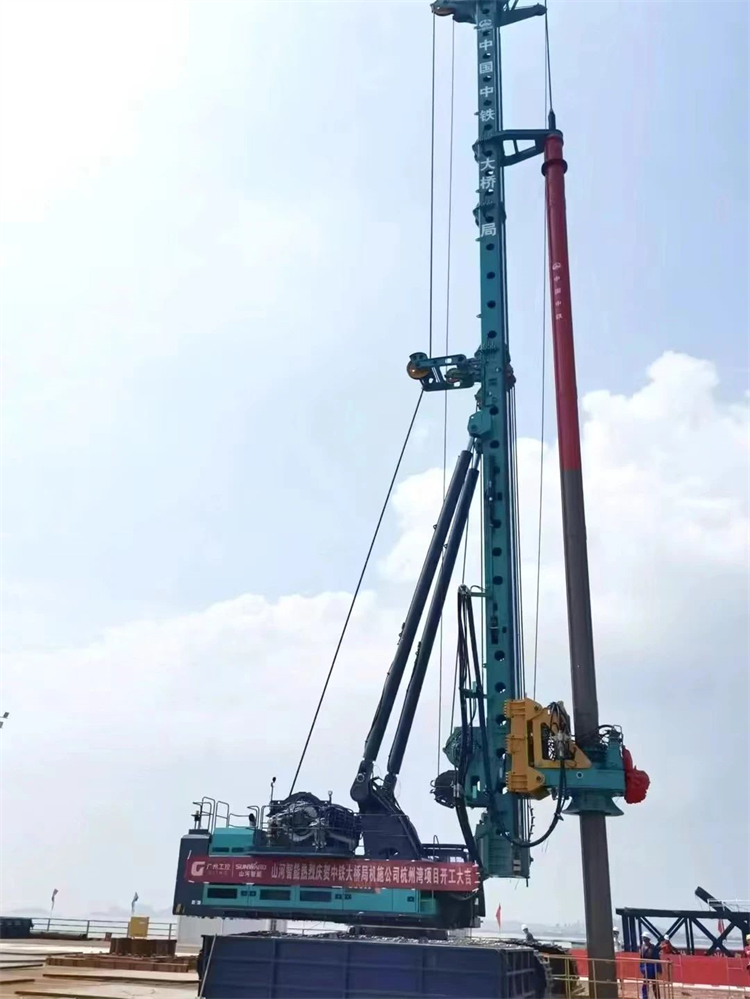 再战世界级工程！beat365官网超级旋挖钻机SWDM800H助建杭州湾跨海铁路桥项目
