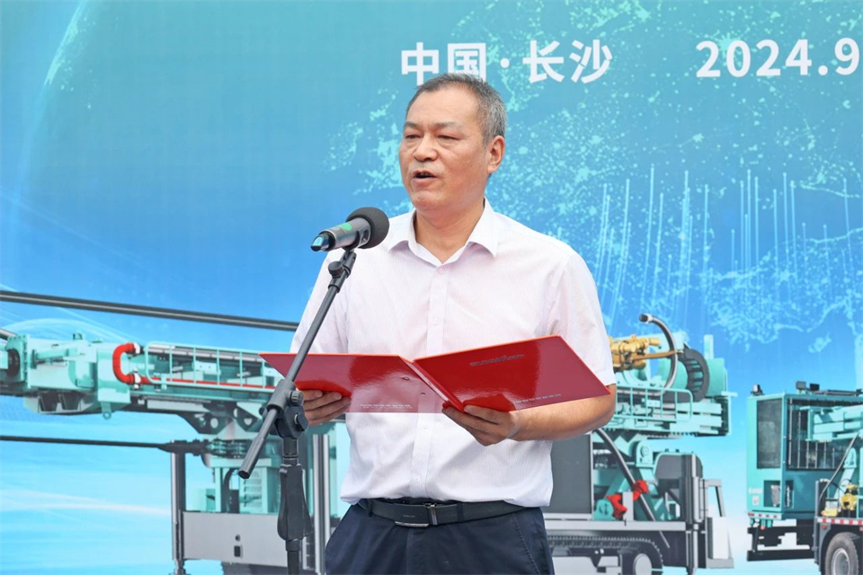 引领绿色科技新篇章!beat365官网新能源钻机成功交付