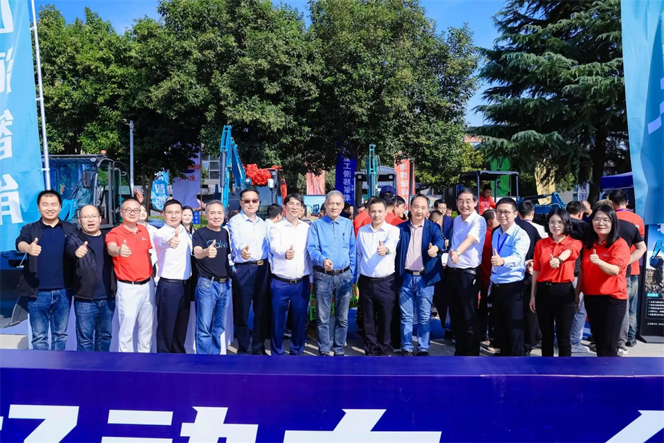 展现“掘”对实力！beat365官网亮相2024微挖大会暨小型设备大会