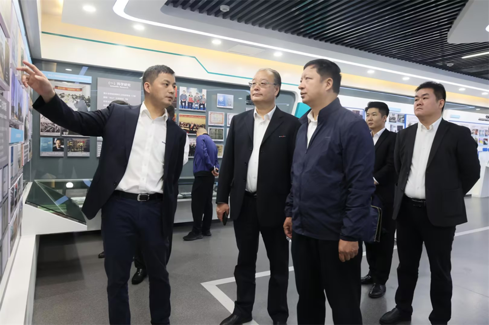 同船出海，共赢未来！中铁九局副总经理刘峻峰一行到访beat365官网