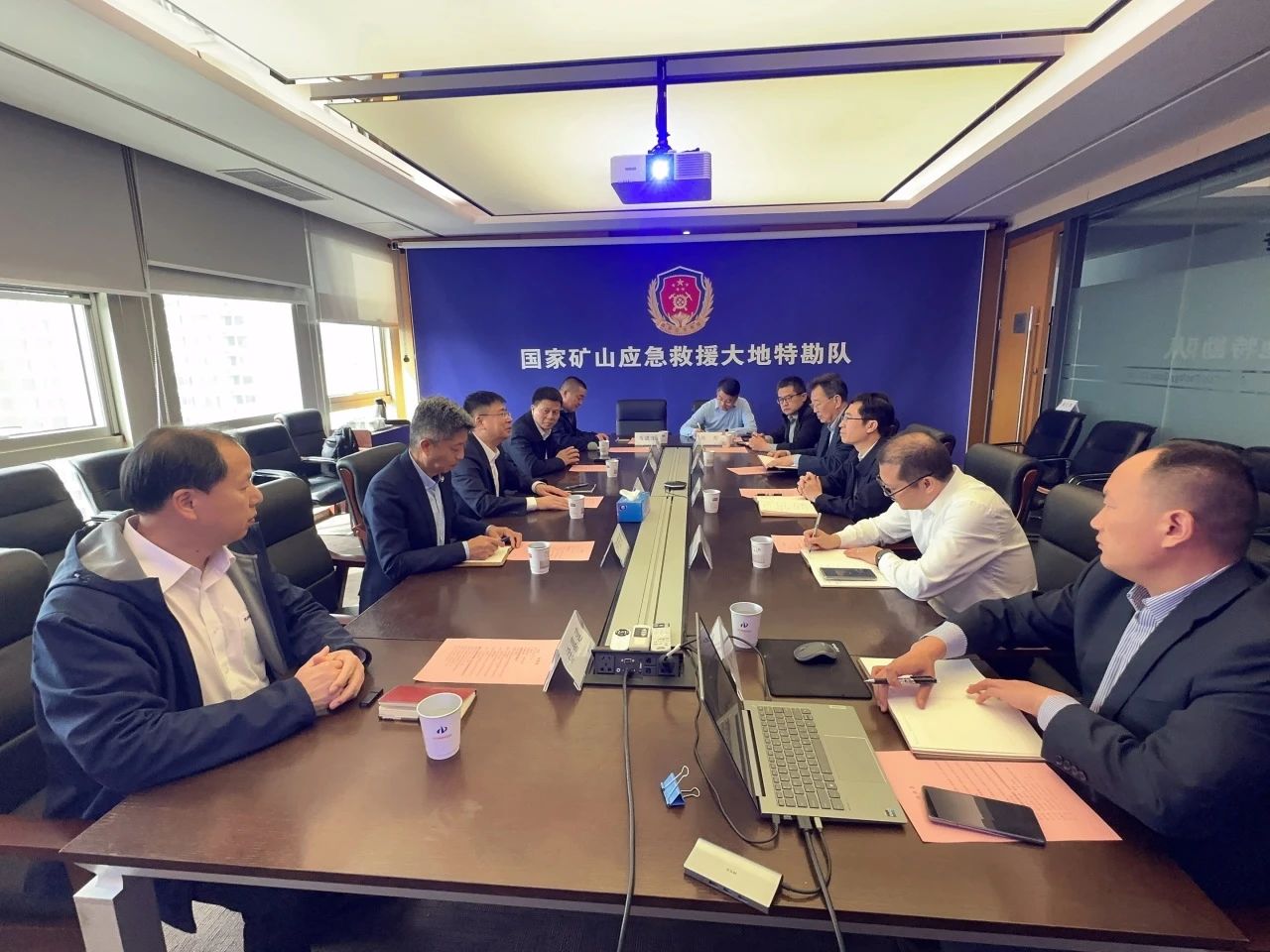 beat365官网董事长付向东带队拜访中煤地质总局、大地特勘公司