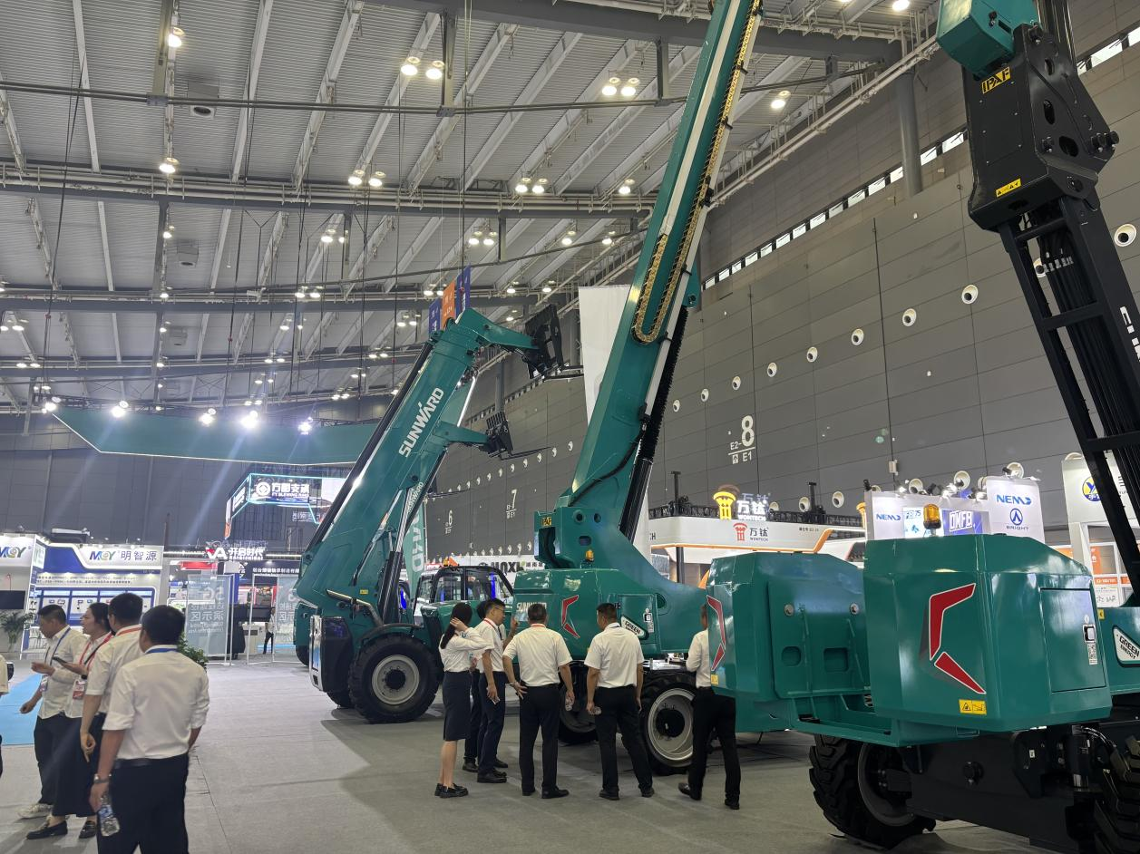 2025 CICEE | beat365官网SWT34JE-P电动直臂式高空作业平台重磅发布！