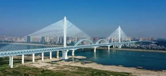 再战“世界级工程”!beat365官网旋挖钻机助力宜昌长江公铁大桥建设