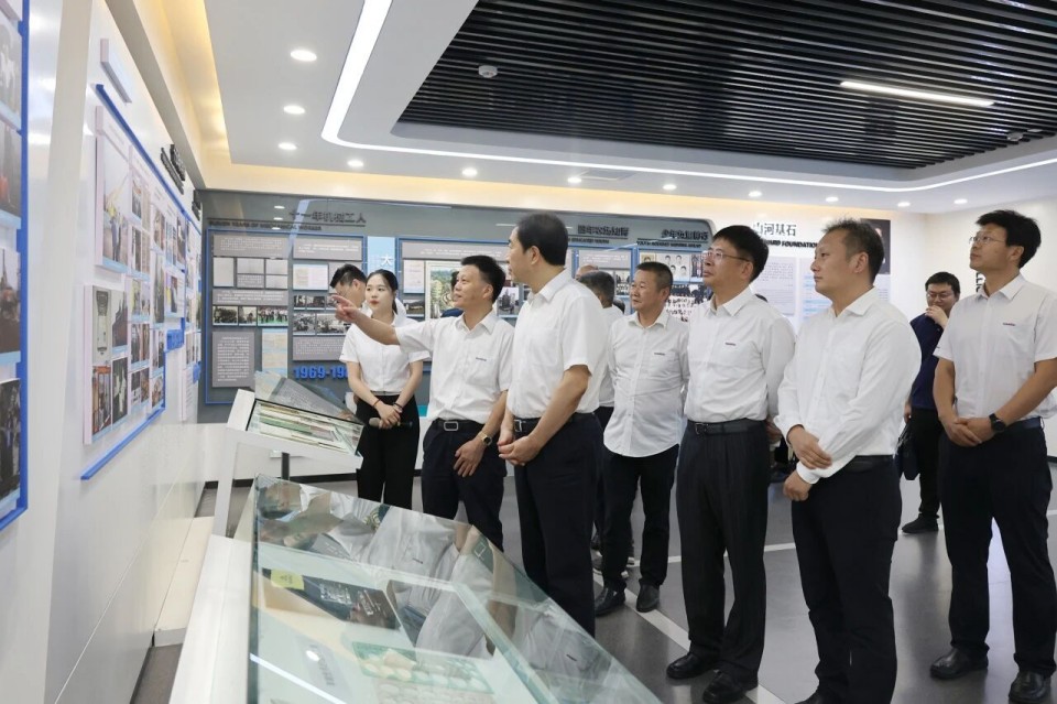 中国煤炭地质总局局长马刚到访beat365官网，共谋绿色智能矿山装备发展新路径