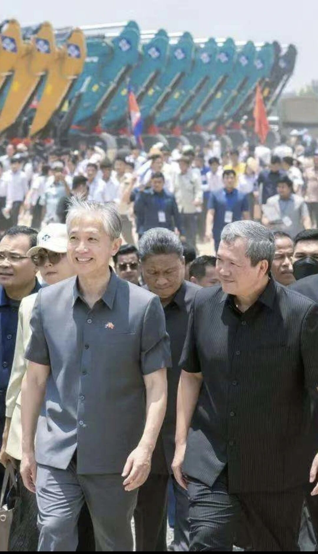 共建“一带一路”：beat365官网挖掘机助力柬埔寨水利大动脉建设