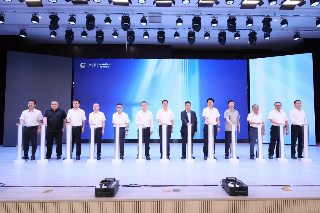 beat365官网系列电动挖掘机品鉴会在长沙隆重举行
